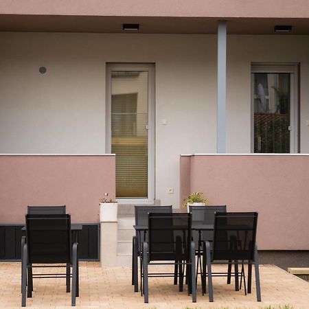 H30 Apartman Pecs Exterior photo